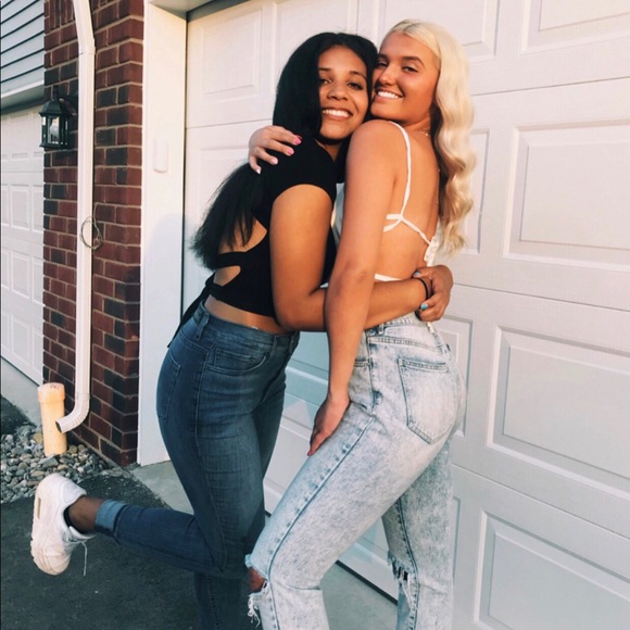 Meet your Posher, Megan - Picture 2 of 3